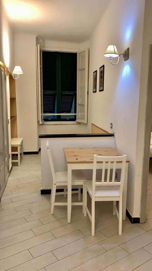 Via Mazzini - Francamaria Rooms เวอนาซซา ภายนอก รูปภาพ
