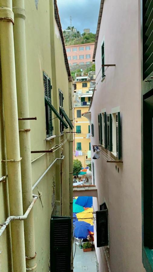 Via Mazzini - Francamaria Rooms เวอนาซซา ภายนอก รูปภาพ