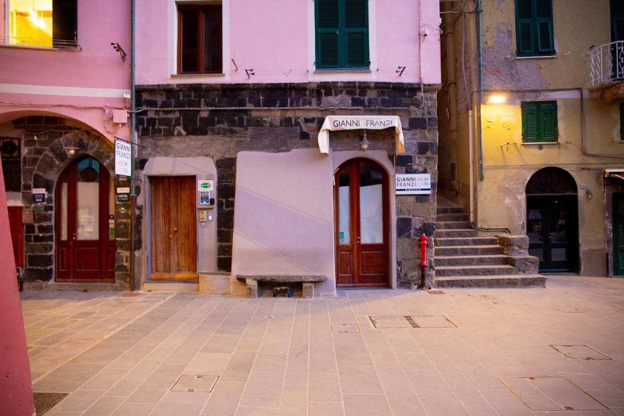 Via Mazzini - Francamaria Rooms เวอนาซซา ภายนอก รูปภาพ