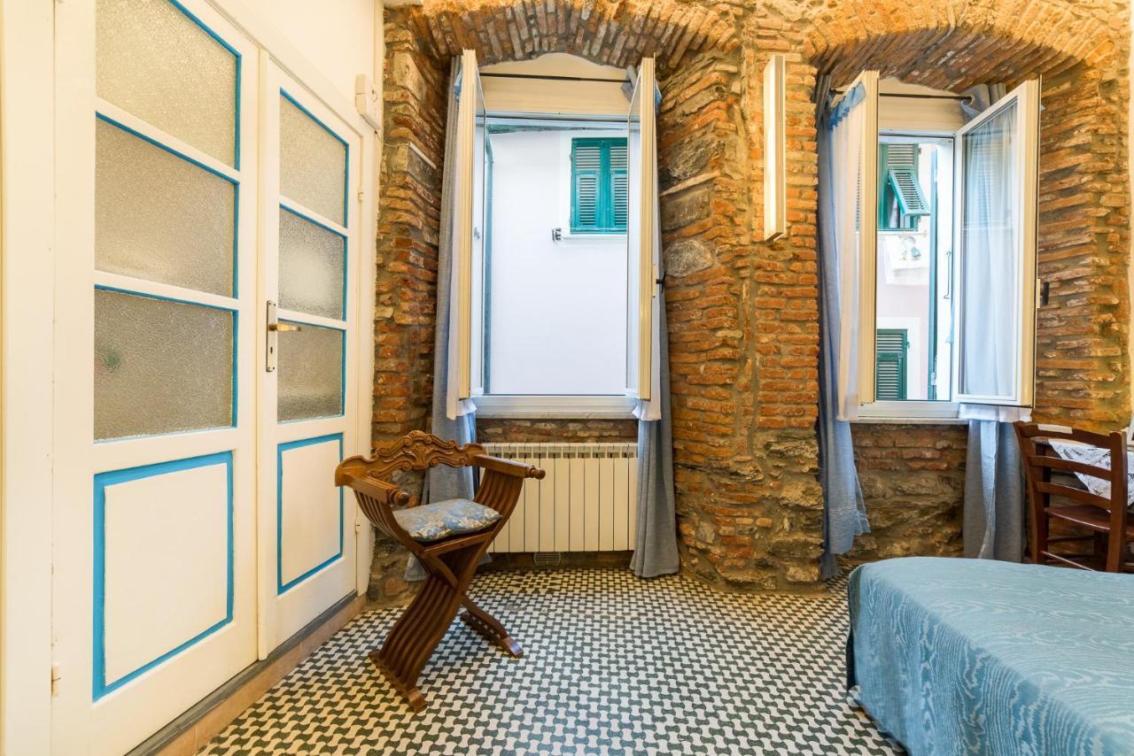 Via Mazzini - Francamaria Rooms เวอนาซซา ภายนอก รูปภาพ