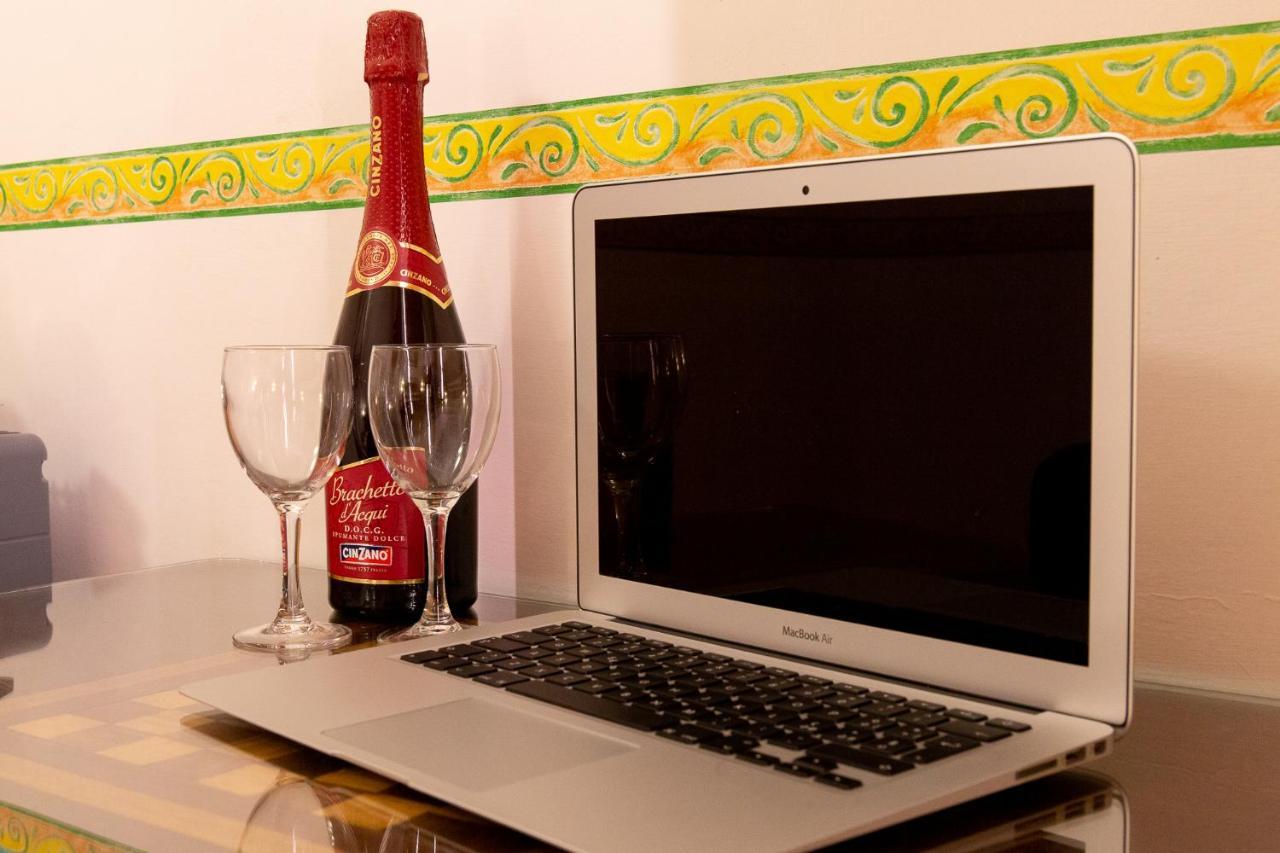 Via Mazzini - Francamaria Rooms เวอนาซซา ภายนอก รูปภาพ