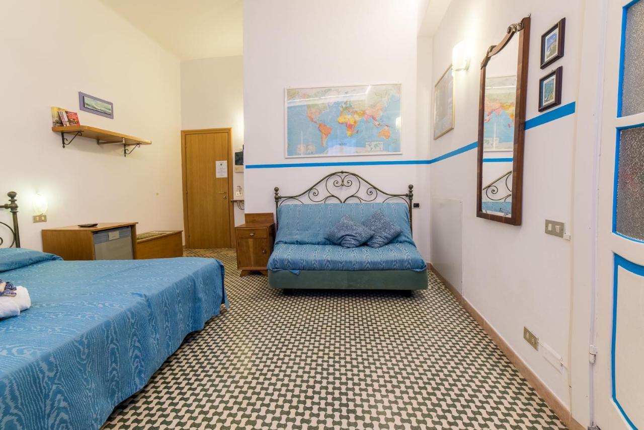 Via Mazzini - Francamaria Rooms เวอนาซซา ภายนอก รูปภาพ
